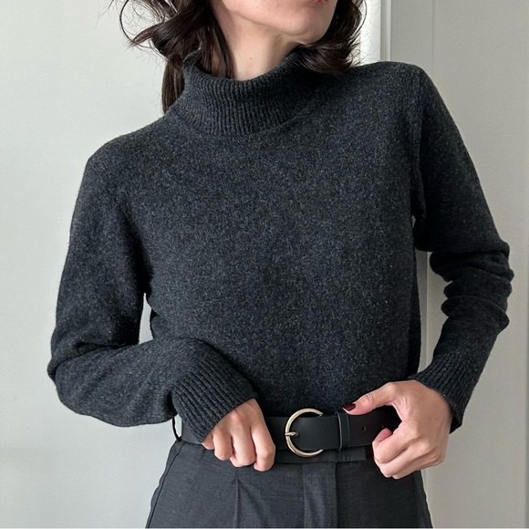 Uniqlo Grey Wool Turtleneck - Picture 5 of 7